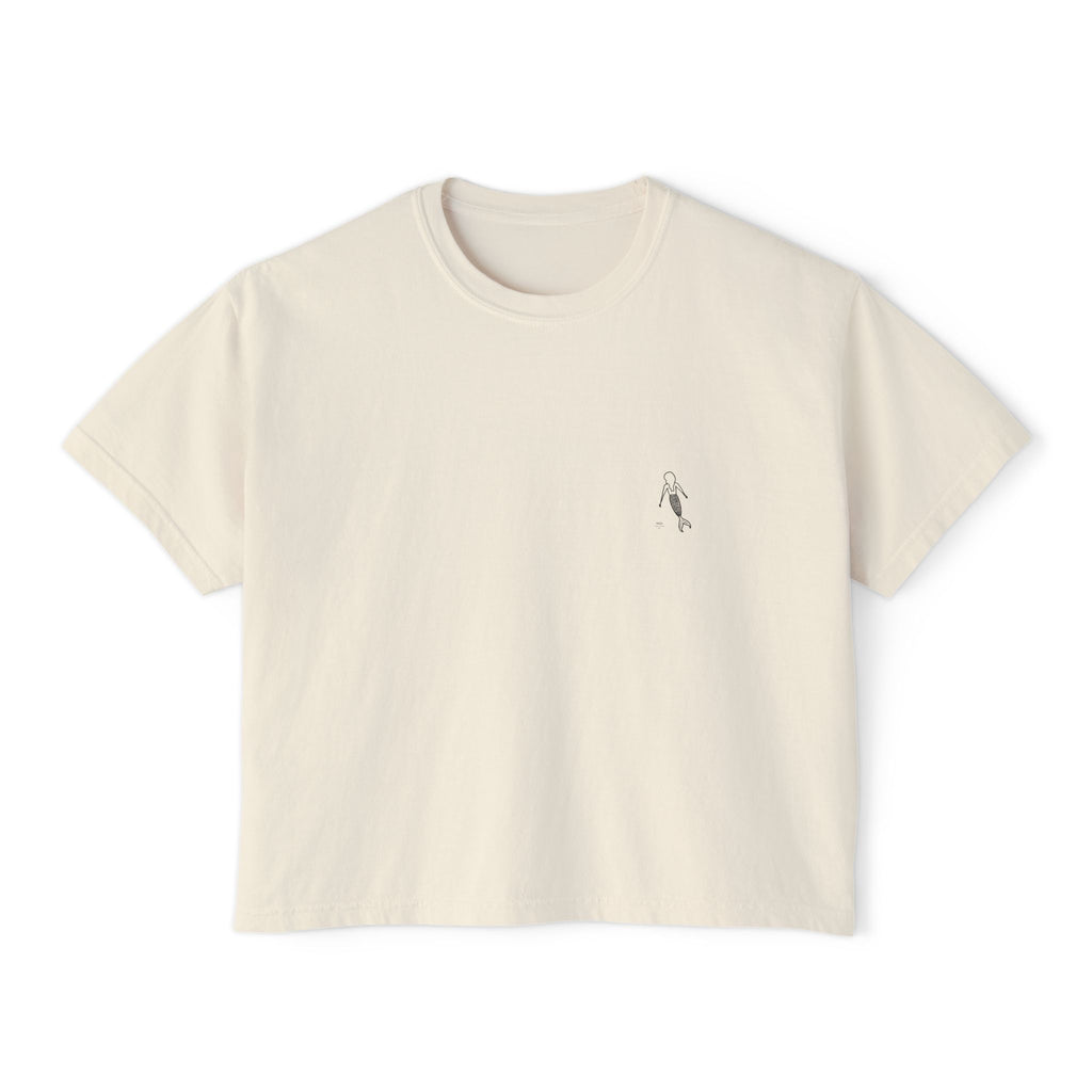 Minimalist Surf Girl Boxy Tee — Cropped Casual Tee with Beach Line Art