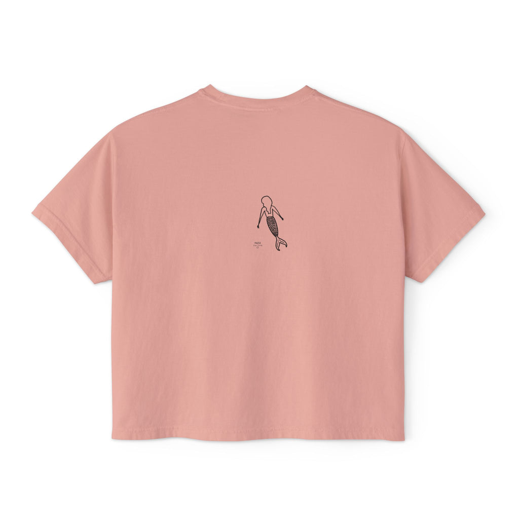 Minimalist Surf Girl Boxy Tee — Cropped Casual Tee with Beach Line Art
