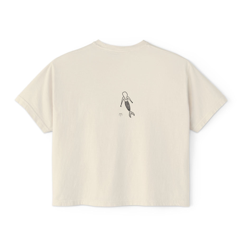 Minimalist Surf Girl Boxy Tee — Cropped Casual Tee with Beach Line Art